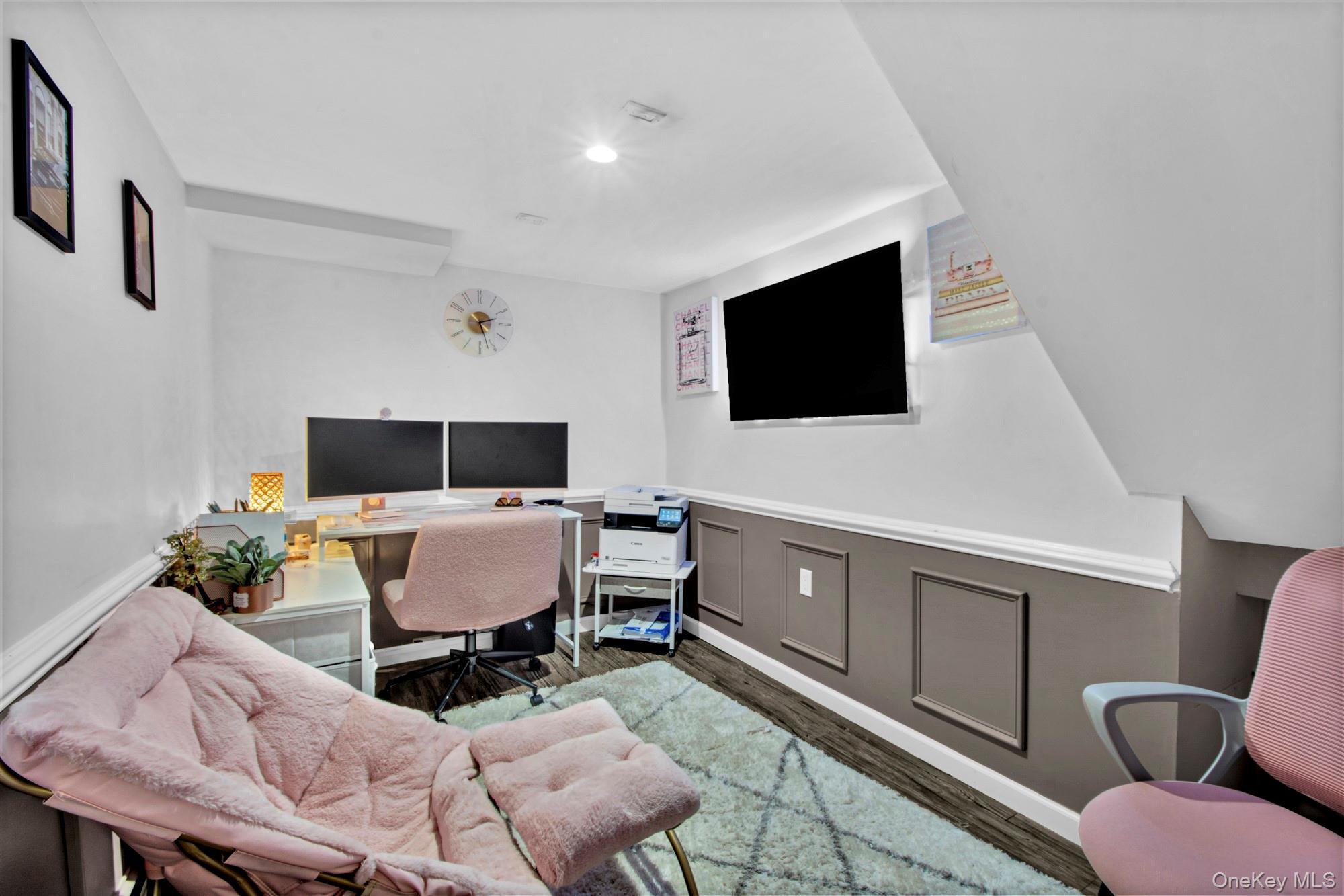 Single Family Redwood Nassau County, NY 11762, MLS-941551-20