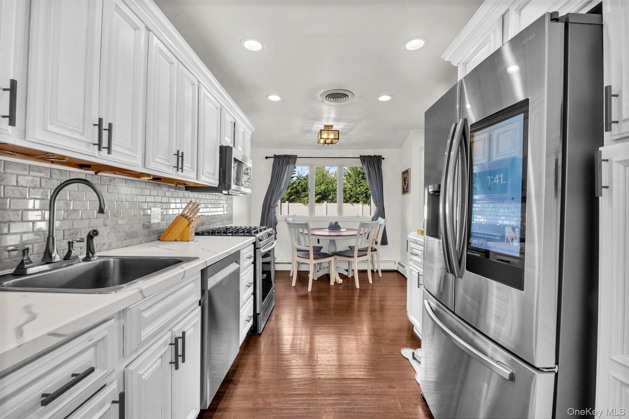 Single Family Redwood Nassau County, NY 11762, MLS-941551-5