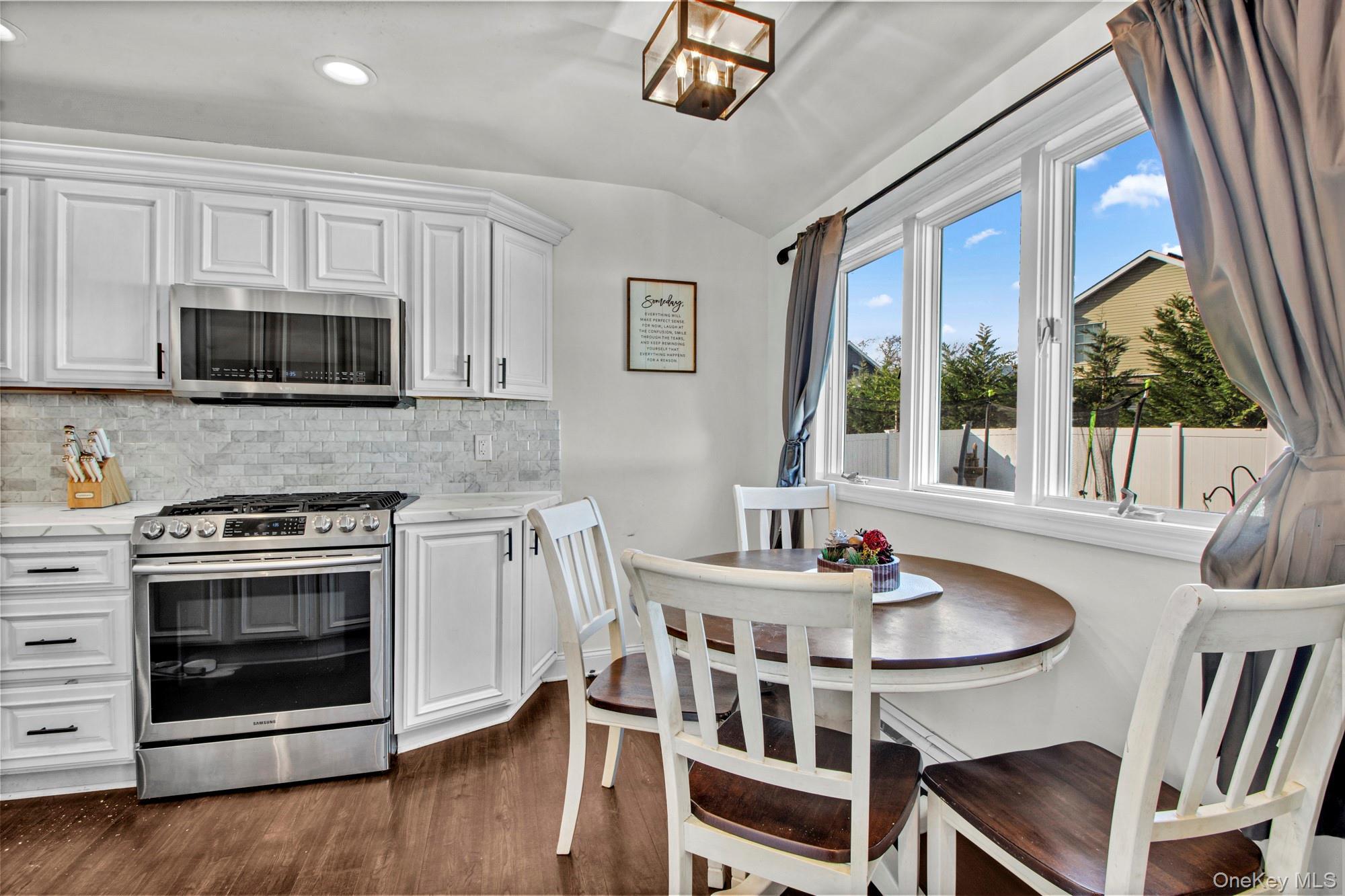 Single Family Redwood Nassau County, NY 11762, MLS-941551-8