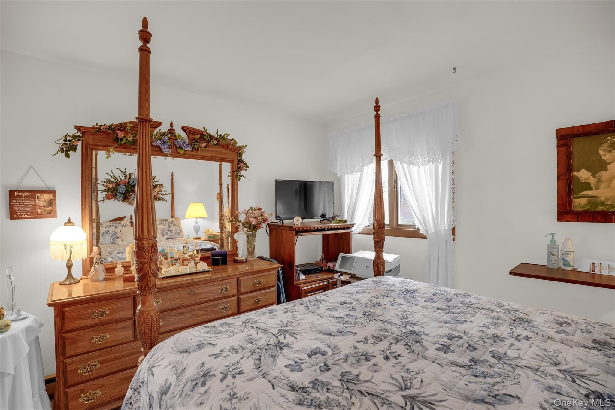 Single Family Wauwepex Suffolk County, NY 11961, MLS-941553-21