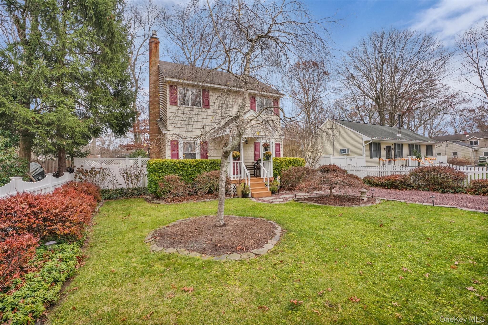 Single Family Wauwepex  Suffolk County, NY 11961, MLS-941553-25