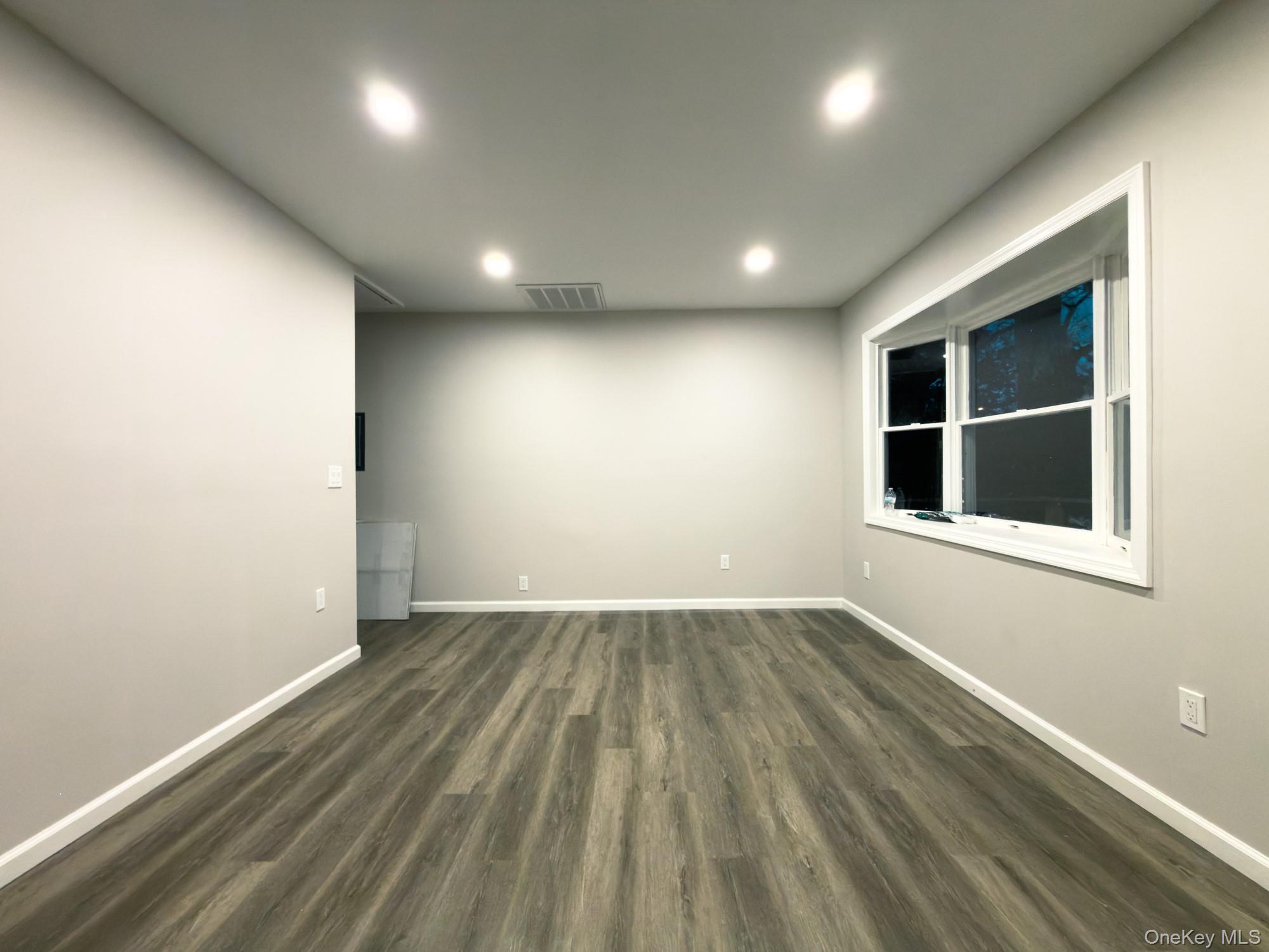 Single Family Spar Suffolk County, NY 11951, MLS-941555-10