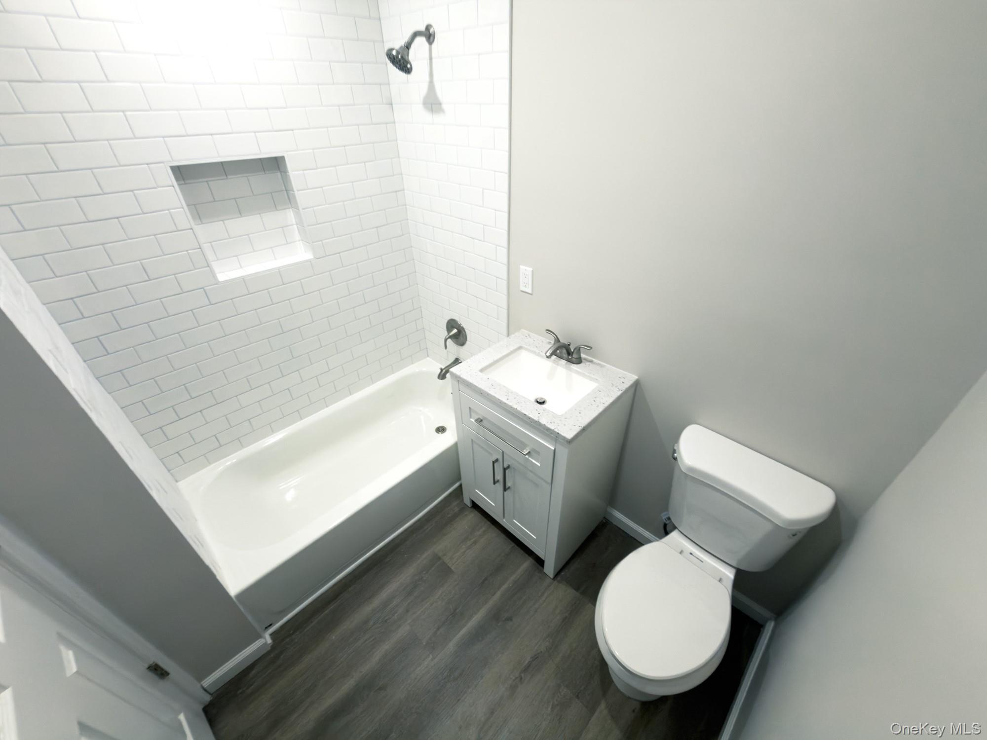 Single Family Spar Suffolk County, NY 11951, MLS-941555-28