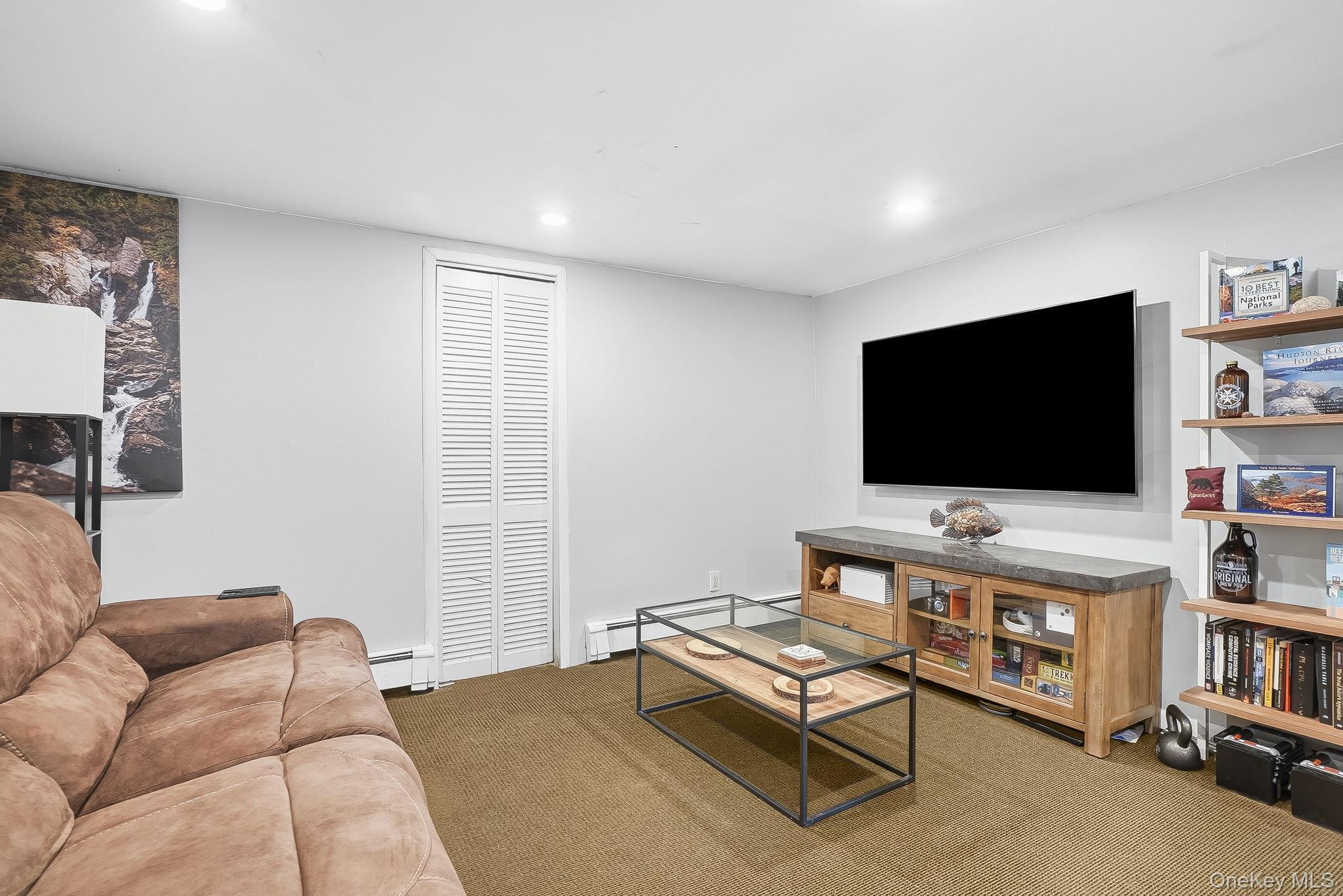 Single Family Massachusetts  Rockland County, NY 10920, MLS-941560-20