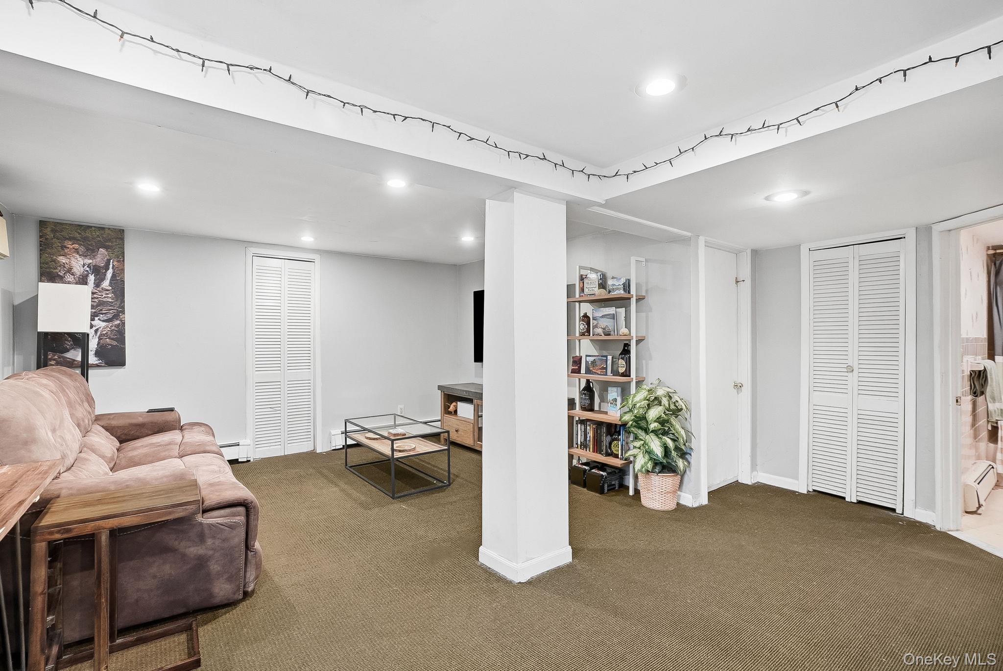 Single Family Massachusetts  Rockland County, NY 10920, MLS-941560-21