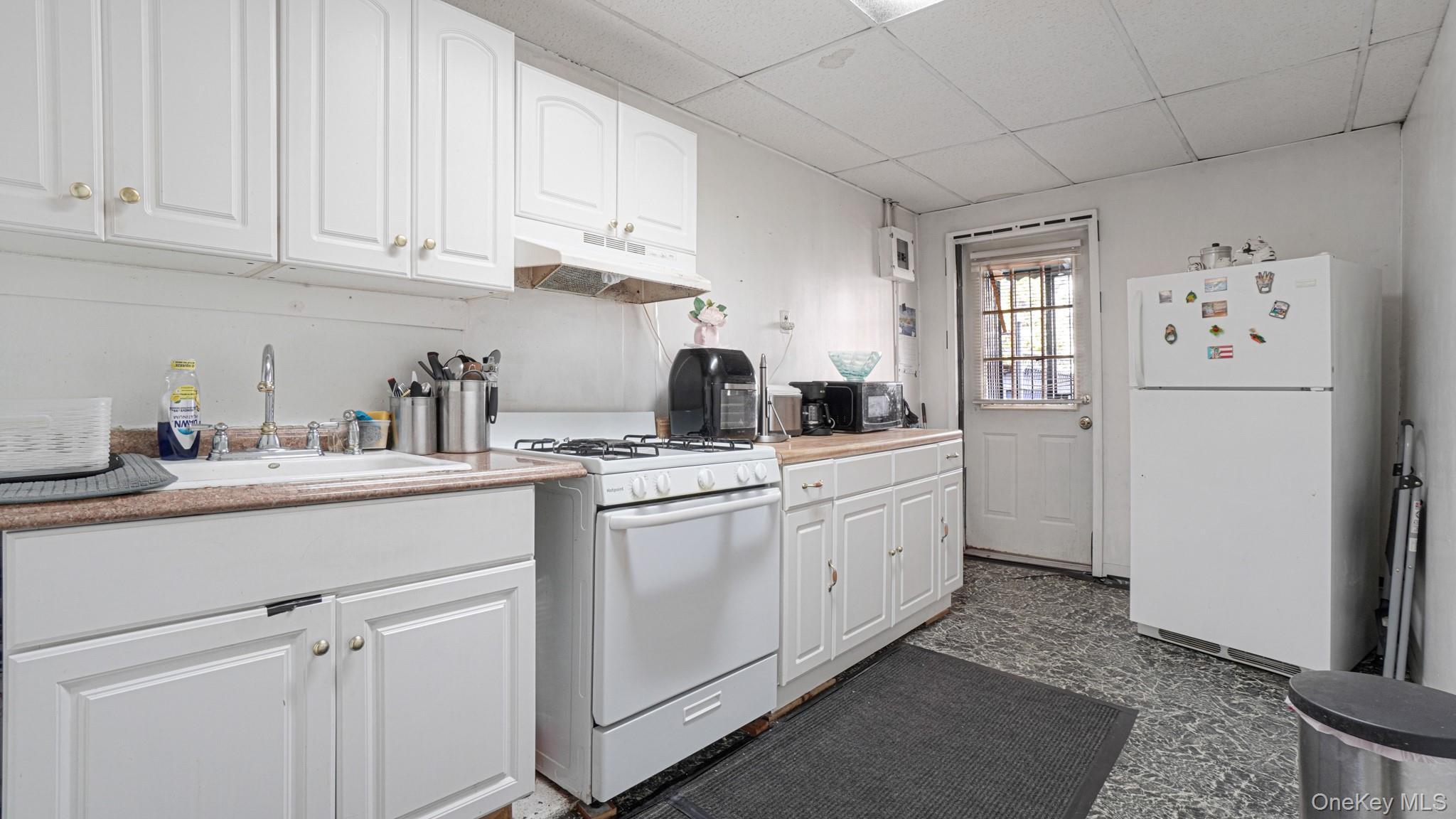 Single Family Rosedale  Bronx, NY 10472, MLS-941576-10