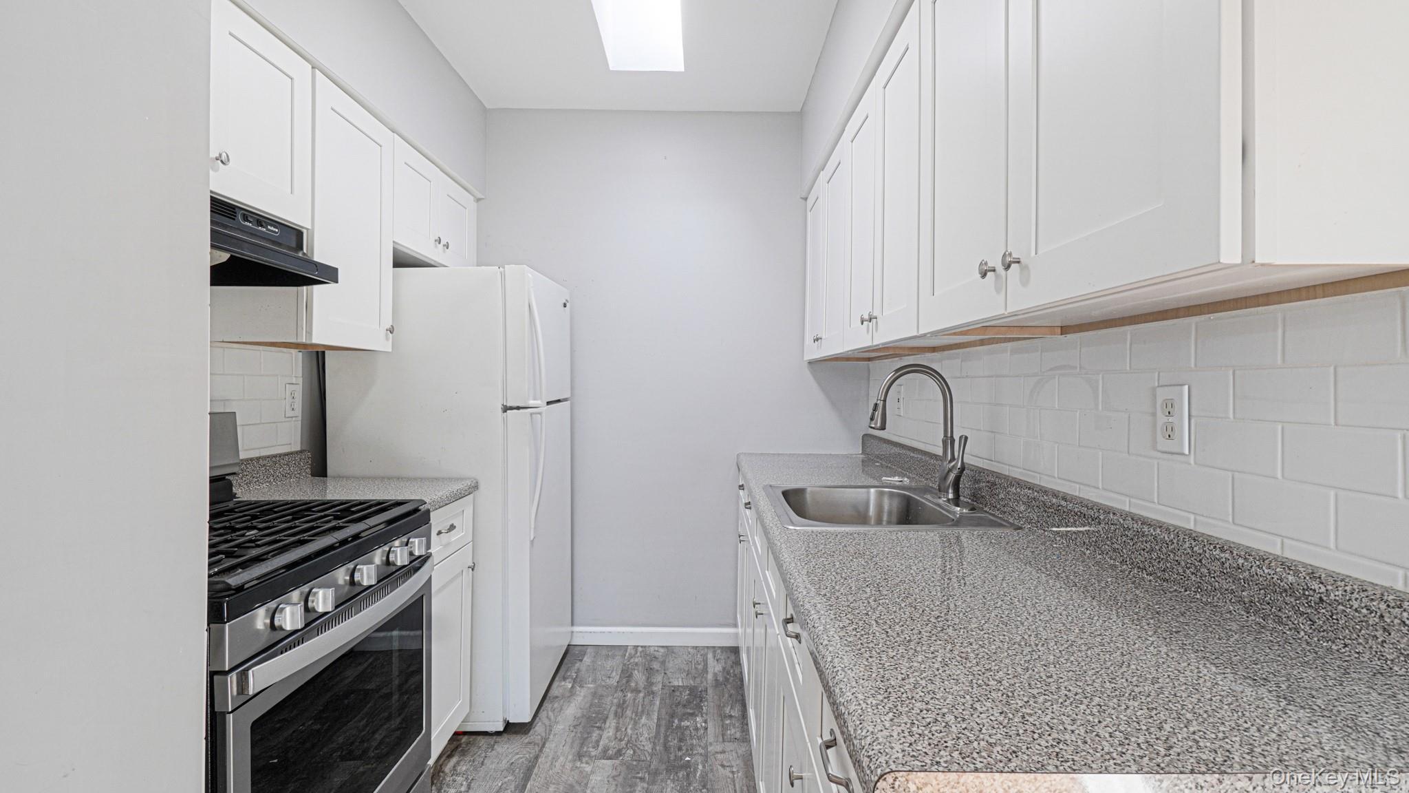 Single Family Rosedale  Bronx, NY 10472, MLS-941576-19