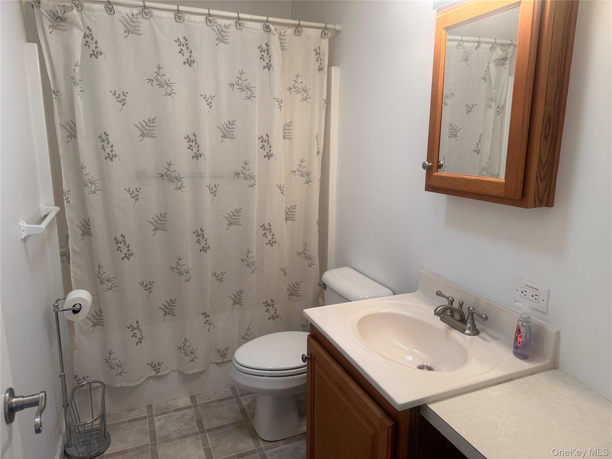 Single Family Middle  Suffolk County, NY 11933, MLS-941578-17