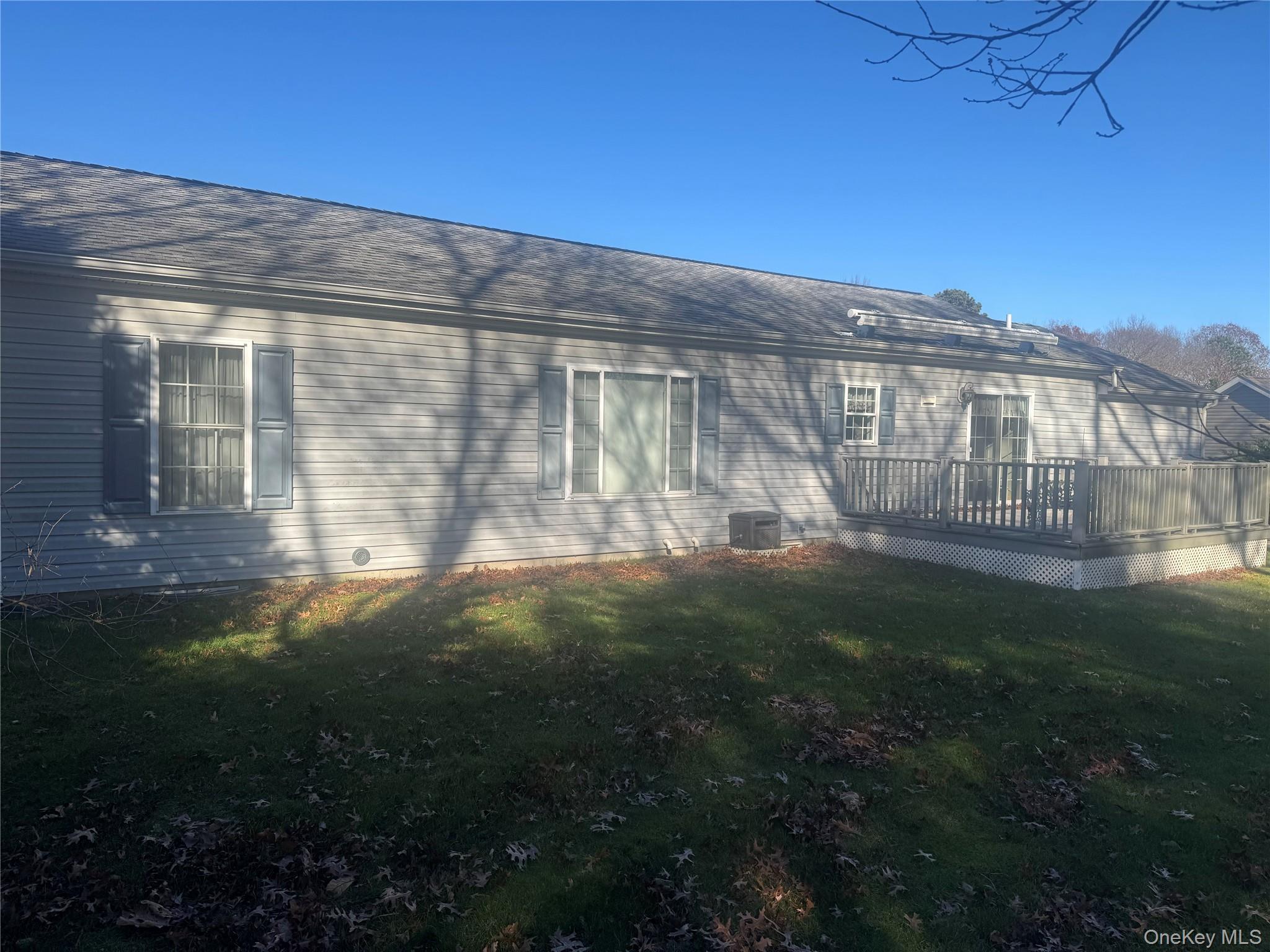 Single Family Middle Suffolk County, NY 11933, MLS-941578-2