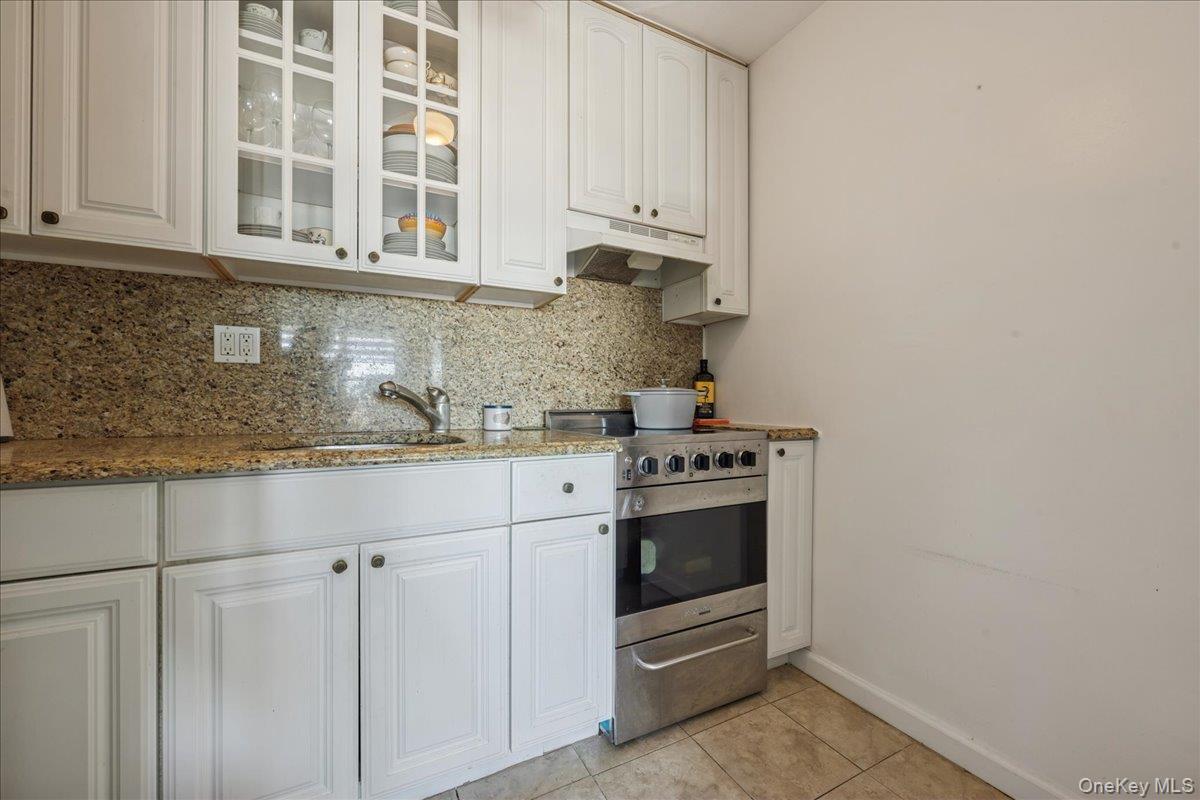 Coop Broadway  Nassau County, NY 11561, MLS-941593-15