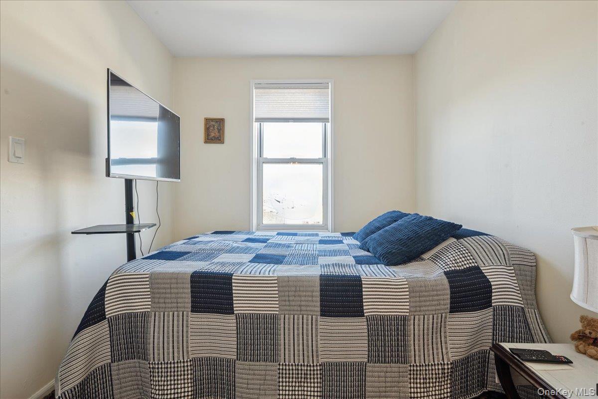 Coop Broadway  Nassau County, NY 11561, MLS-941593-17