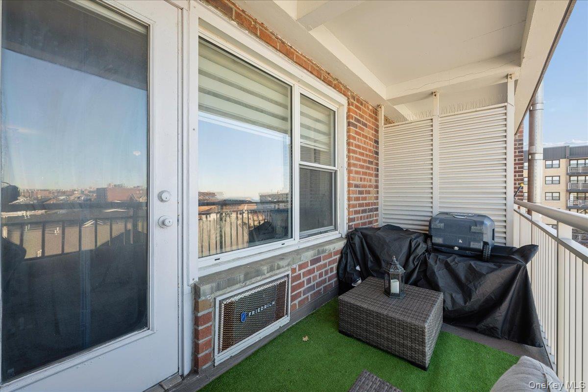 Coop Broadway  Nassau County, NY 11561, MLS-941593-21