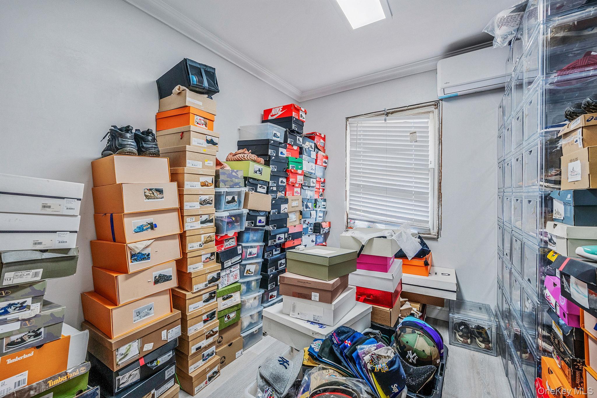 Single Family Eveleth Queens, NY 11434, MLS-941600-11