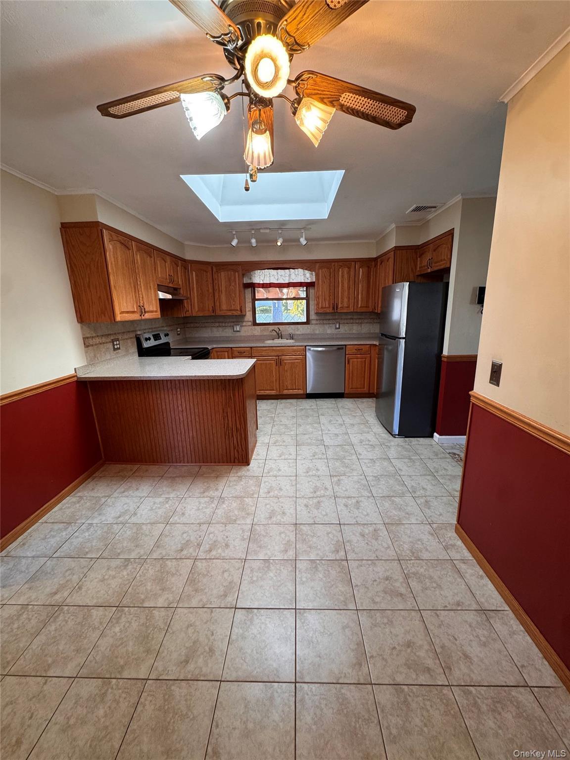 Single Family Schoenfeld Suffolk County, NY 11772, MLS-941607-5