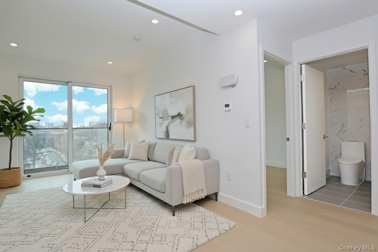 Condo Northern  Queens, NY 11354, MLS-941624-7