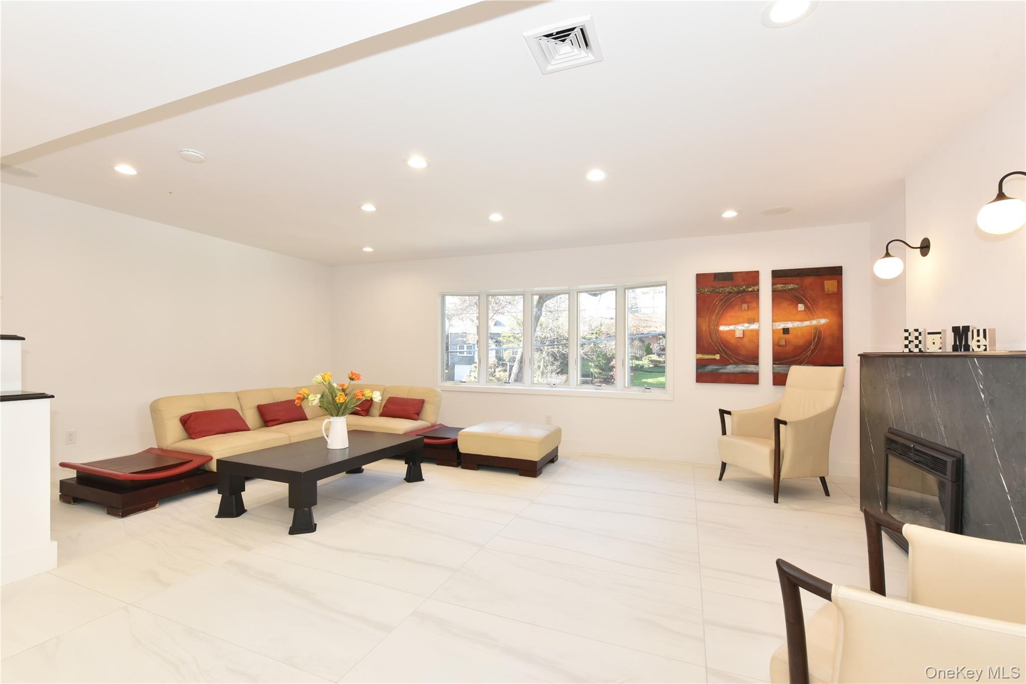 Single Family Midland Queens, NY 11432, MLS-941627-10