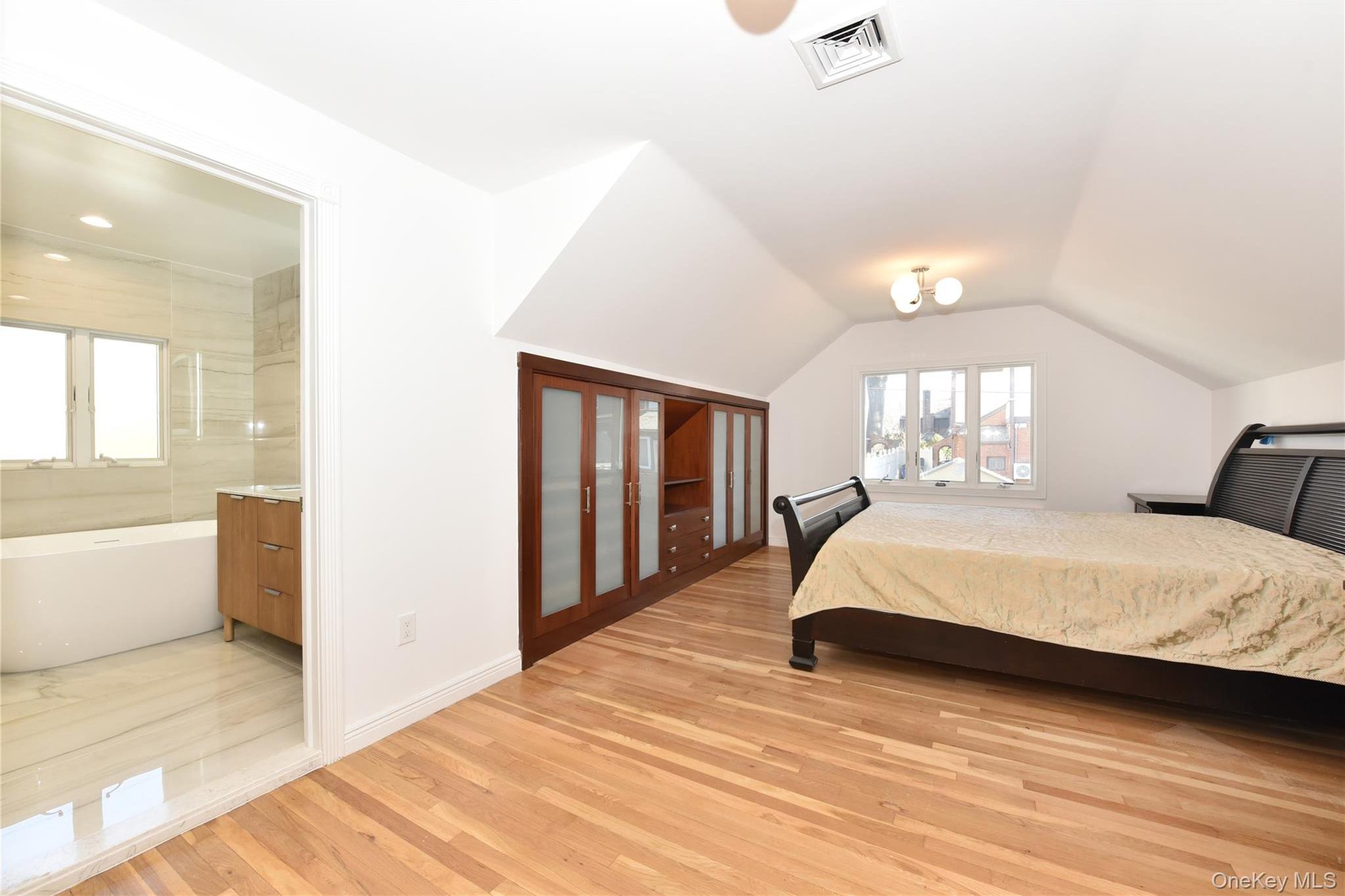 Single Family Midland Queens, NY 11432, MLS-941627-28