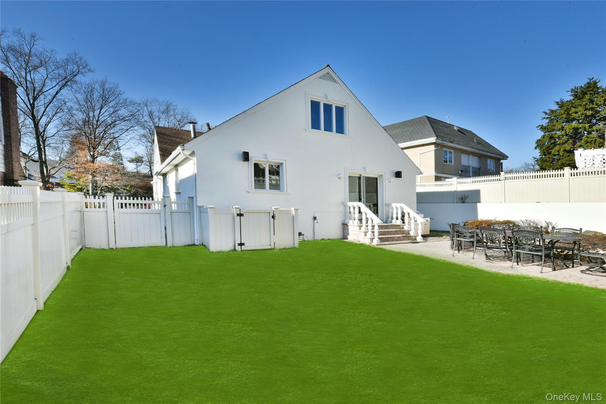 Single Family Midland Queens, NY 11432, MLS-941627-34