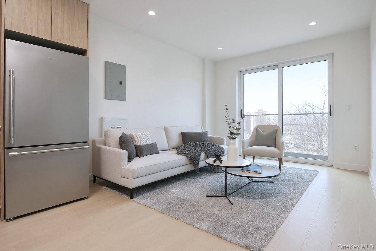 Condo Northern Bloulevard  Queens, NY 11354, MLS-941638-6