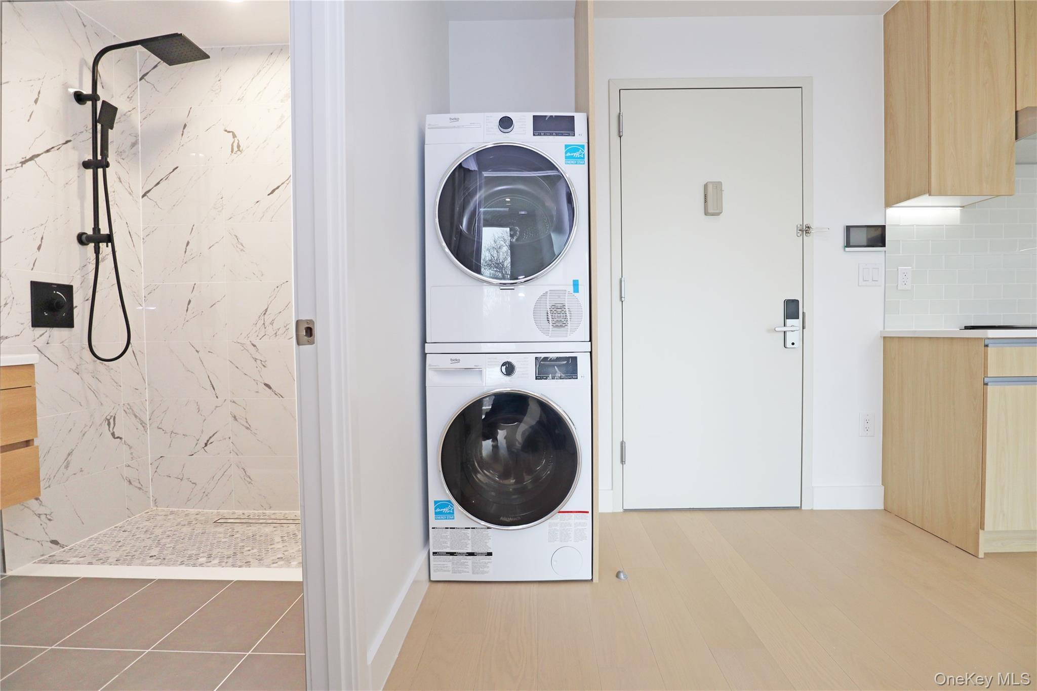 Condo Northern Bloulevard  Queens, NY 11354, MLS-941638-8