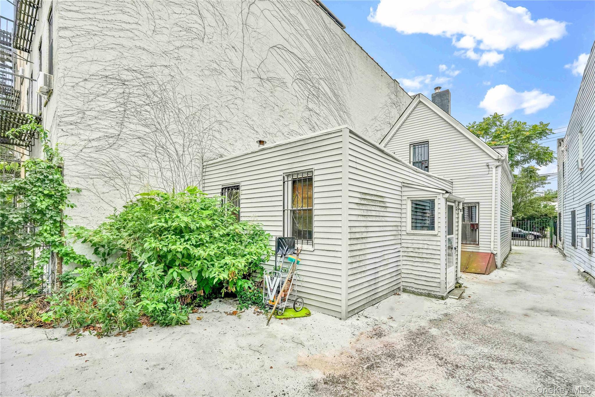 Single Family Bradford Brooklyn, NY 11207, MLS-941658-16