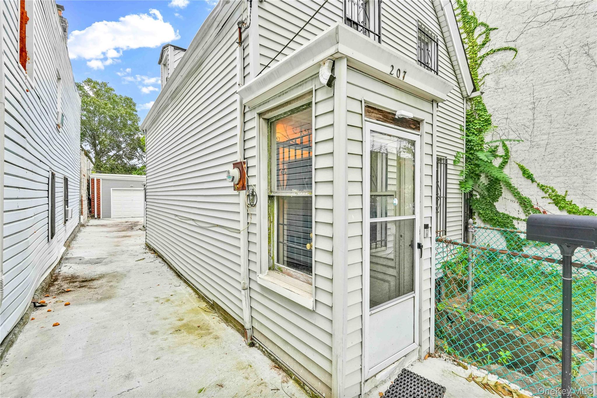 Single Family Bradford Brooklyn, NY 11207, MLS-941658-3