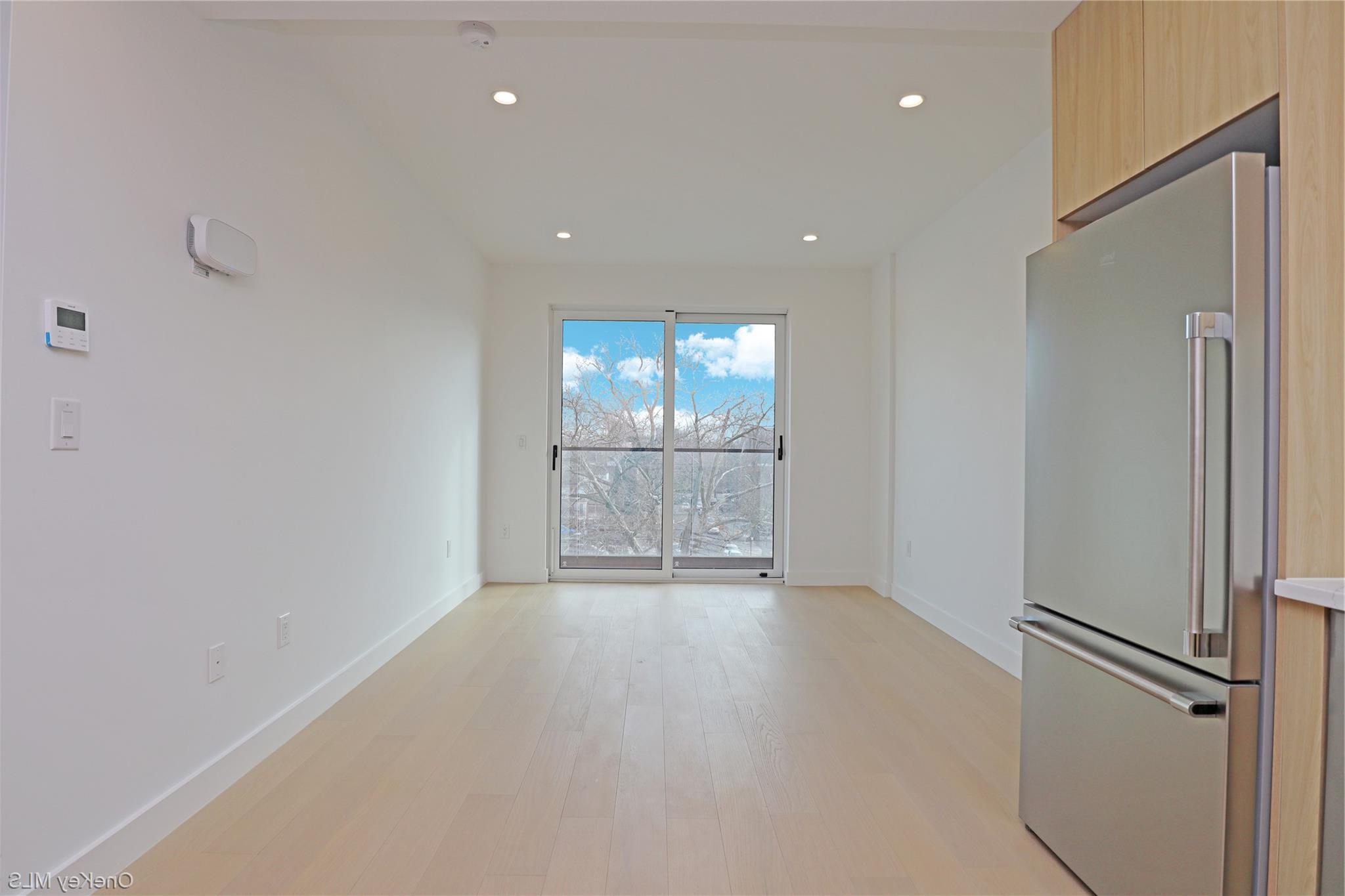 Condo Northern Bloulevard  Queens, NY 11354, MLS-941677-12