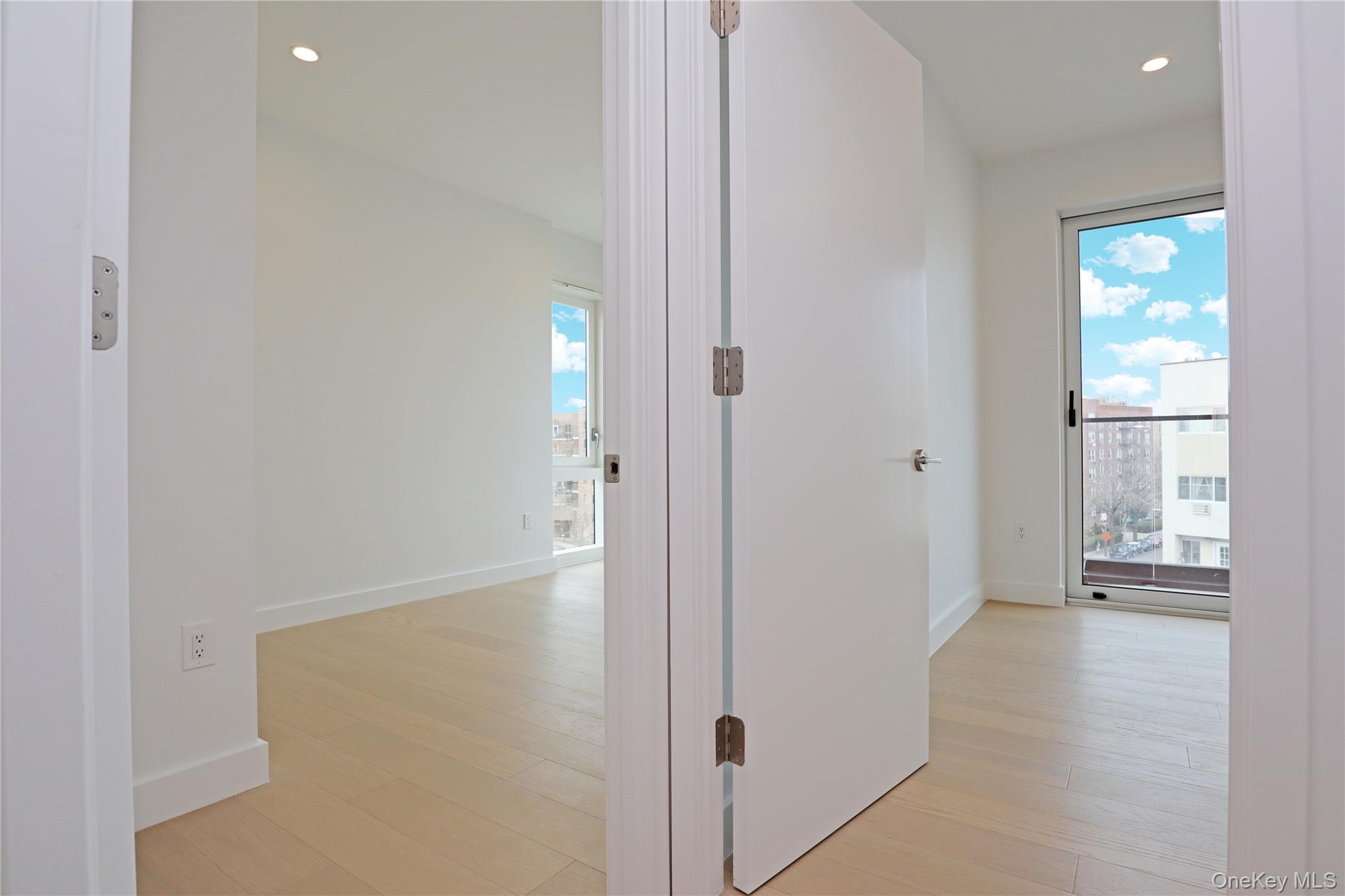 Condo Northern Bloulevard  Queens, NY 11354, MLS-941719-11