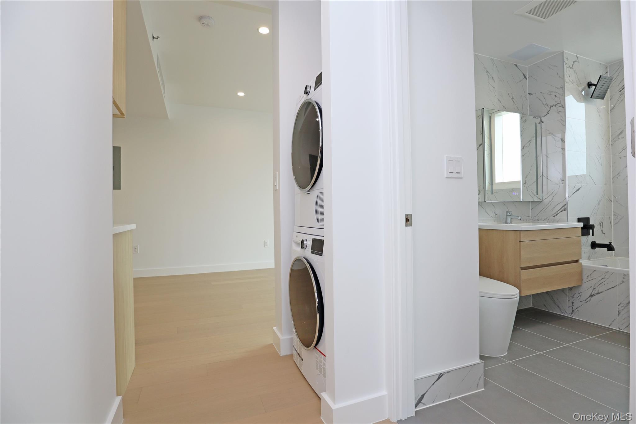 Condo Northern Bloulevard  Queens, NY 11354, MLS-941719-23