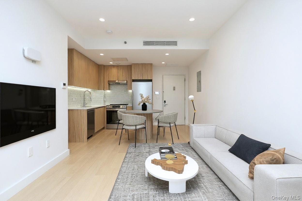 Condo Northern Bloulevard  Queens, NY 11354, MLS-941719-6