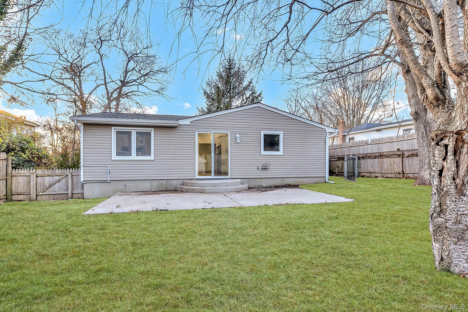 Single Family John Suffolk County, NY 11738, MLS-941734-5