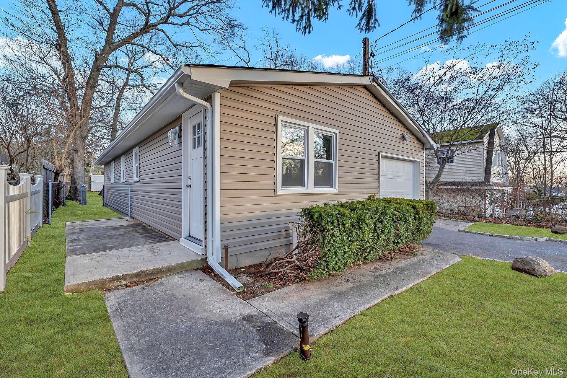 Single Family John Suffolk County, NY 11738, MLS-941734-7