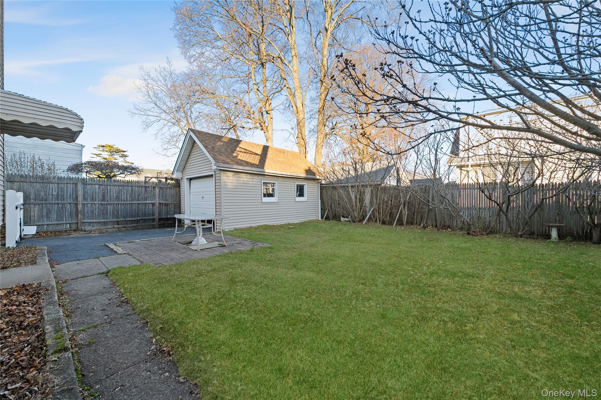 Single Family Grand Nassau County, NY 11510, MLS-941738-27