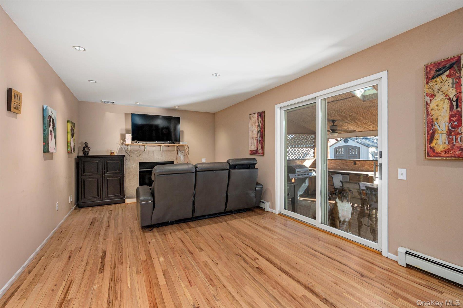 Single Family Valentine Suffolk County, NY 11743, MLS-941755-16