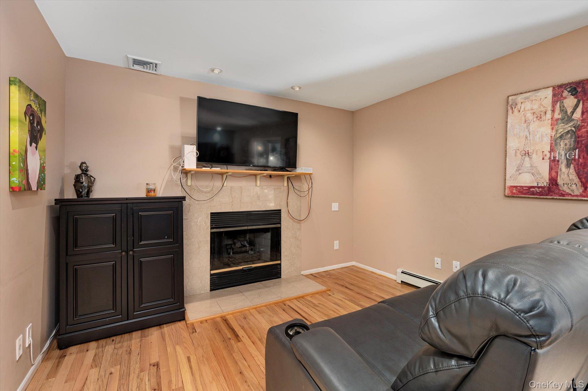 Single Family Valentine Suffolk County, NY 11743, MLS-941755-17