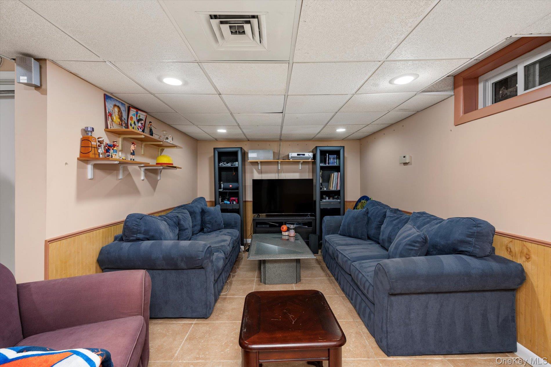 Single Family Valentine Suffolk County, NY 11743, MLS-941755-21