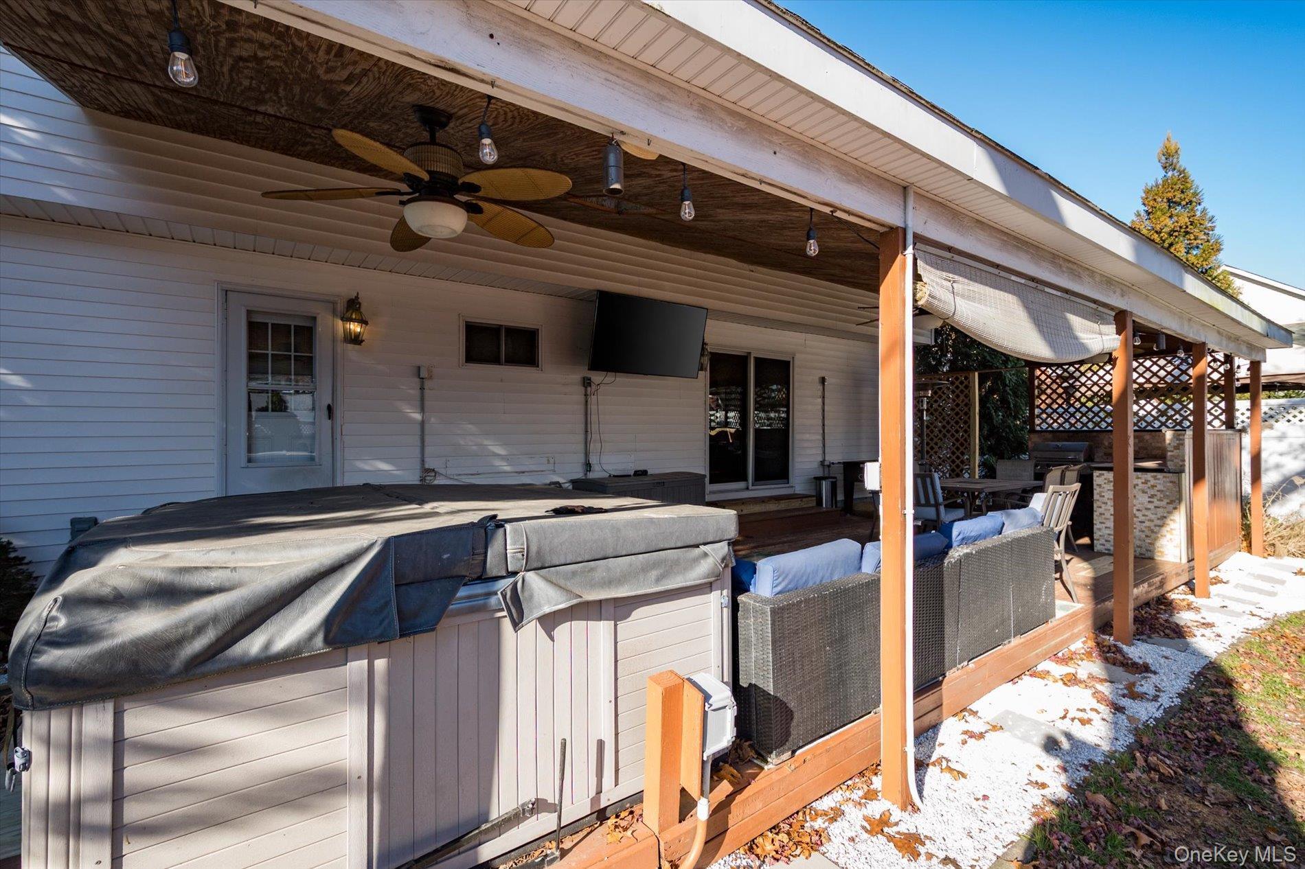 Single Family Valentine Suffolk County, NY 11743, MLS-941755-28