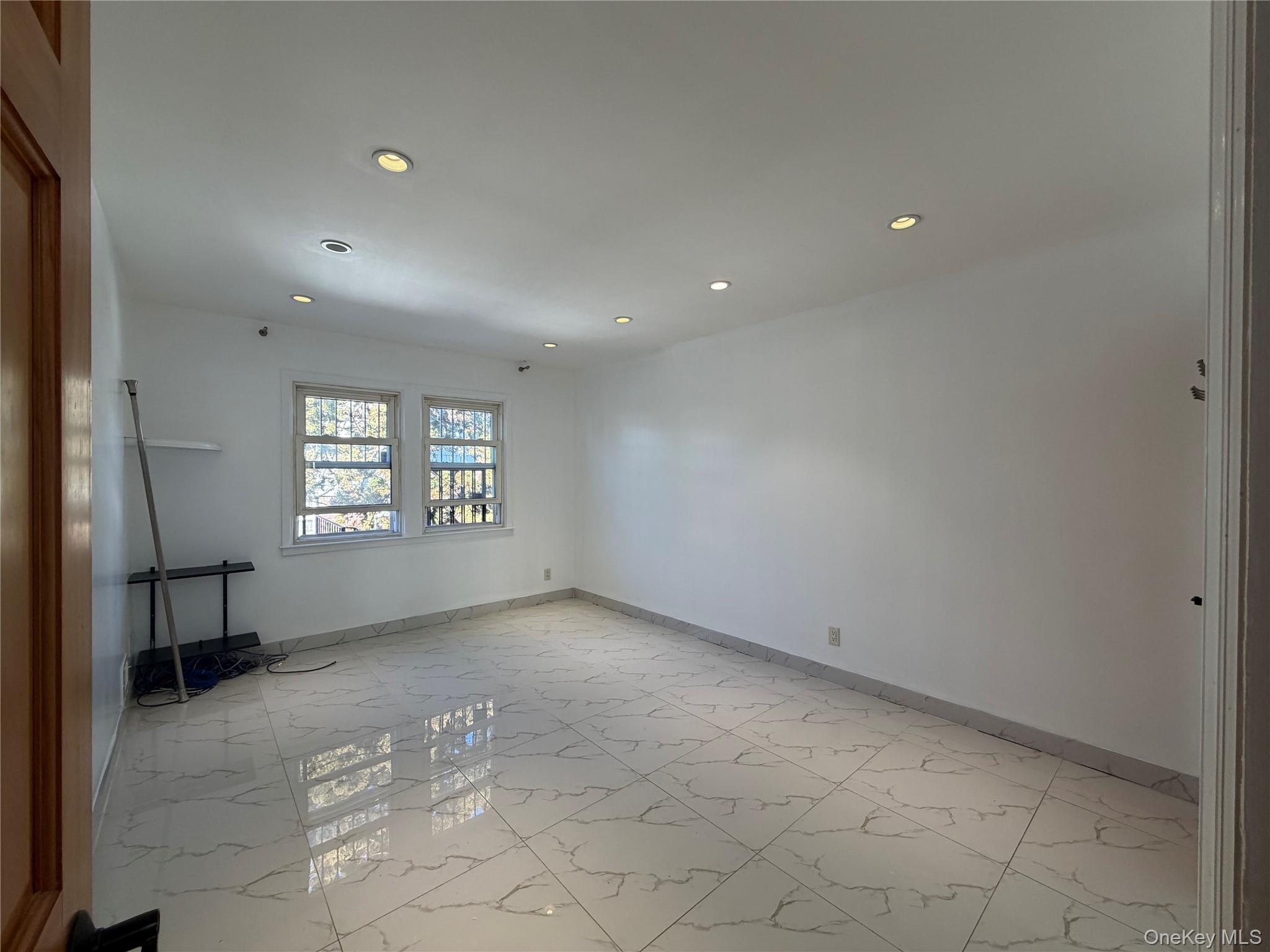 Single Family 59th  Queens, NY 11364, MLS-941756-9