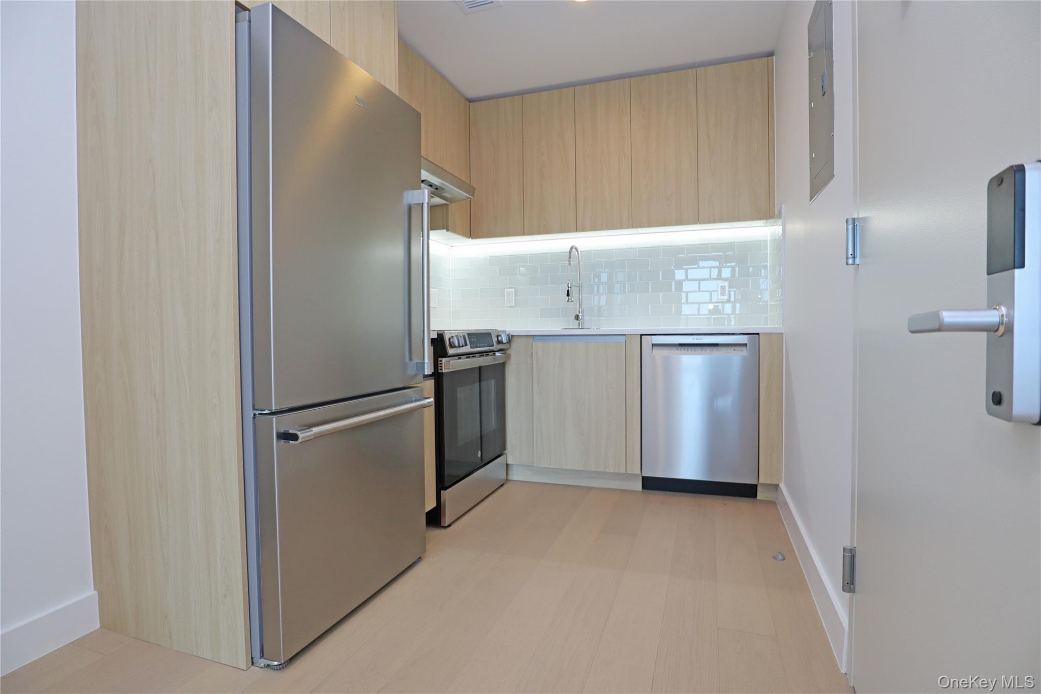 Condo Northern  Queens, NY 11354, MLS-941770-10