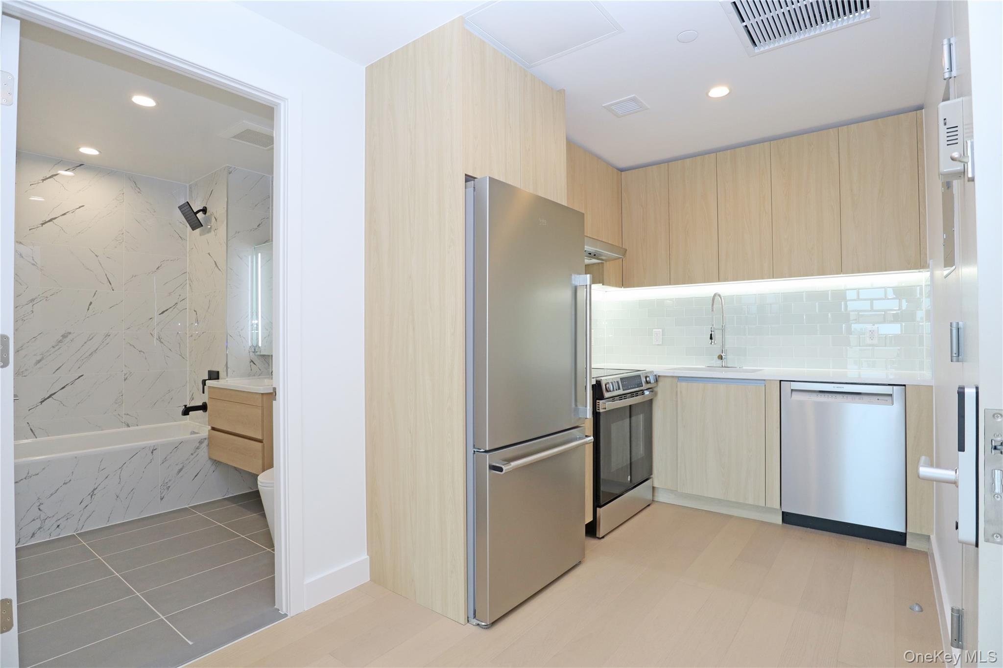 Condo Northern  Queens, NY 11354, MLS-941770-11