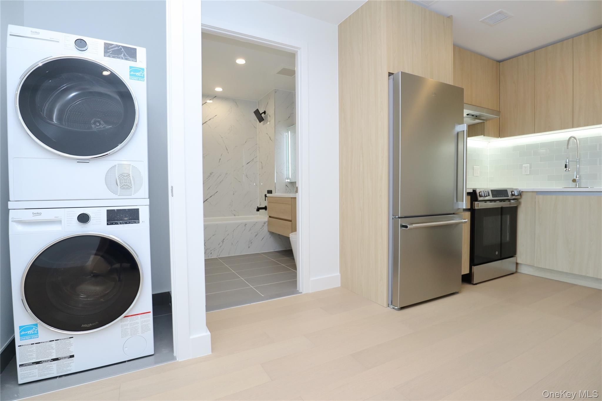 Condo Northern  Queens, NY 11354, MLS-941770-16