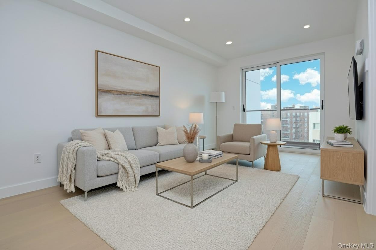 Condo Northern  Queens, NY 11354, MLS-941770-5