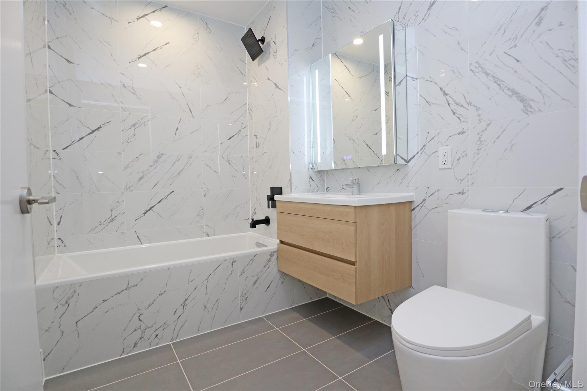 Condo Northern  Queens, NY 11354, MLS-941770-7