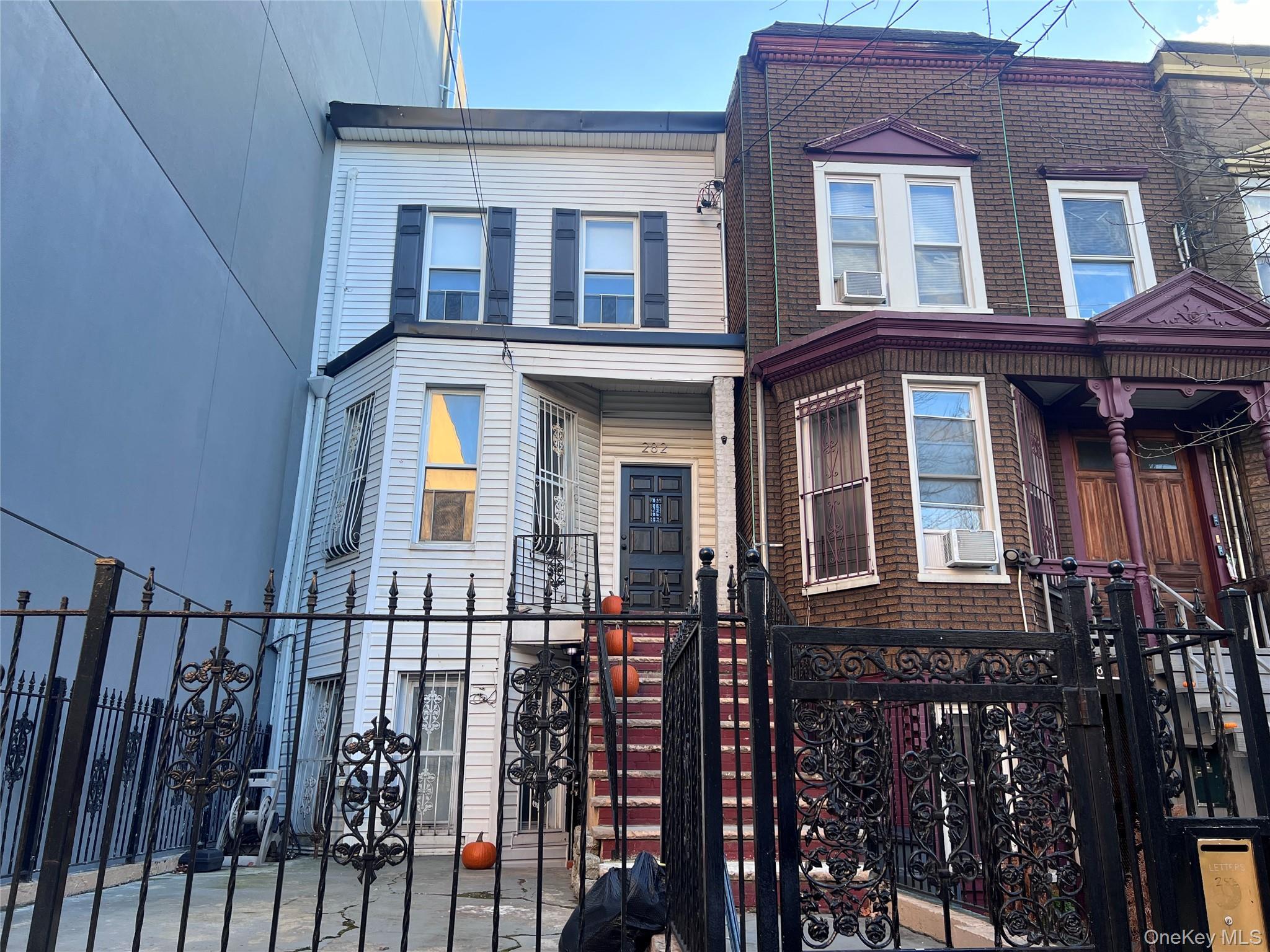 Single Family 163rd Bronx, NY 10451, MLS-941774-10