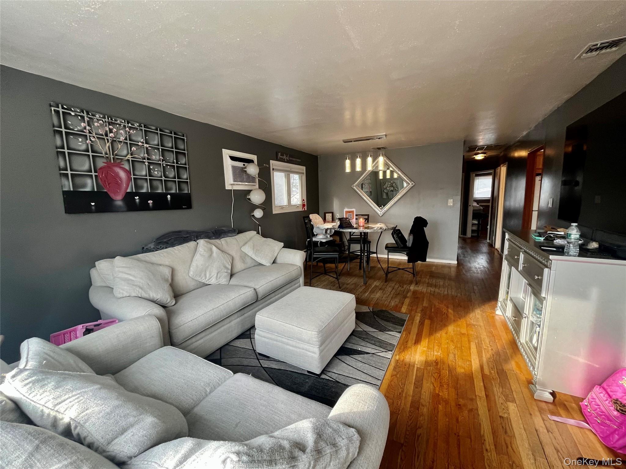 Single Family Amsterdam Suffolk County, NY 11704, MLS-941793-4