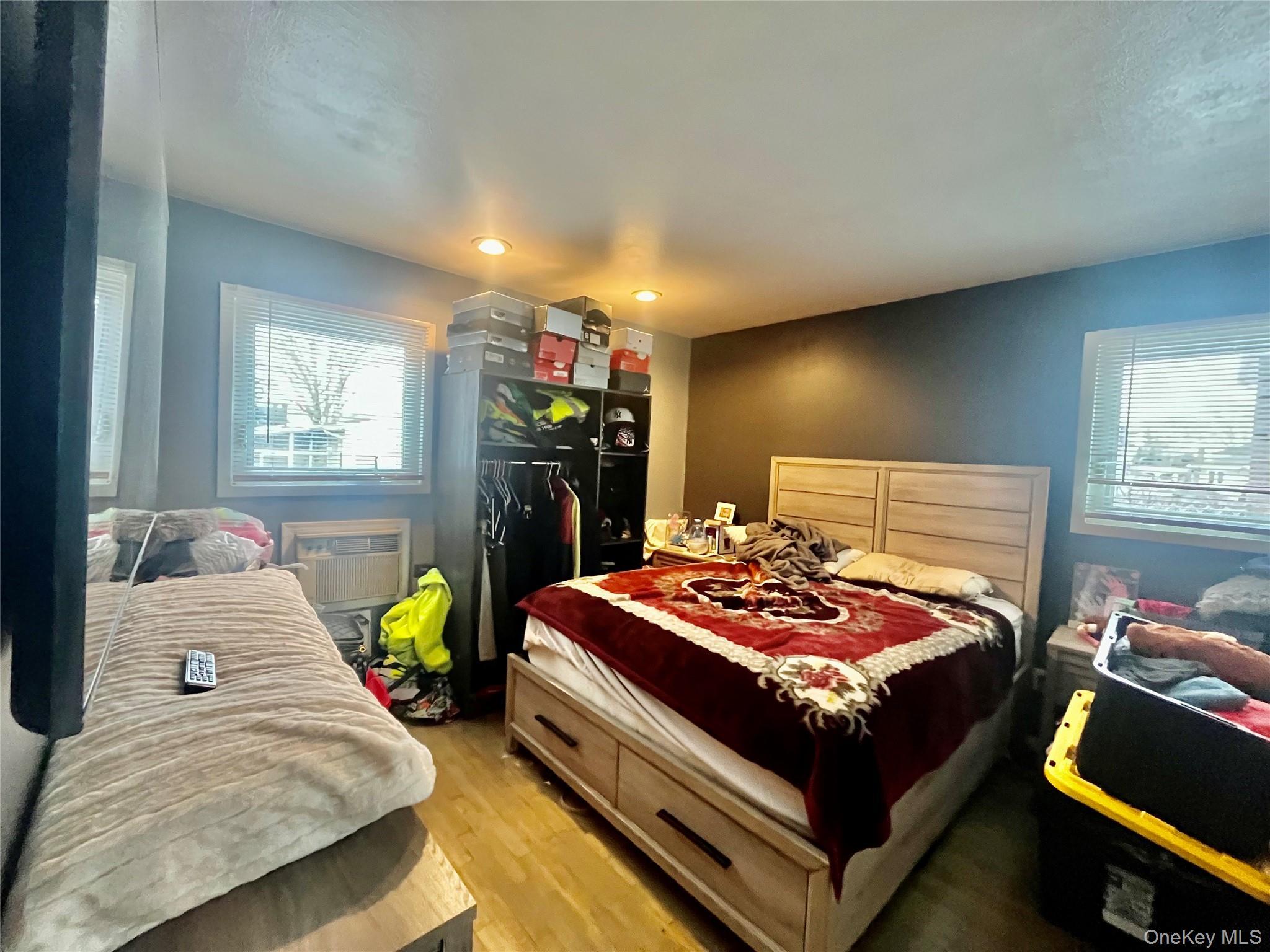 Single Family Amsterdam Suffolk County, NY 11704, MLS-941793-8