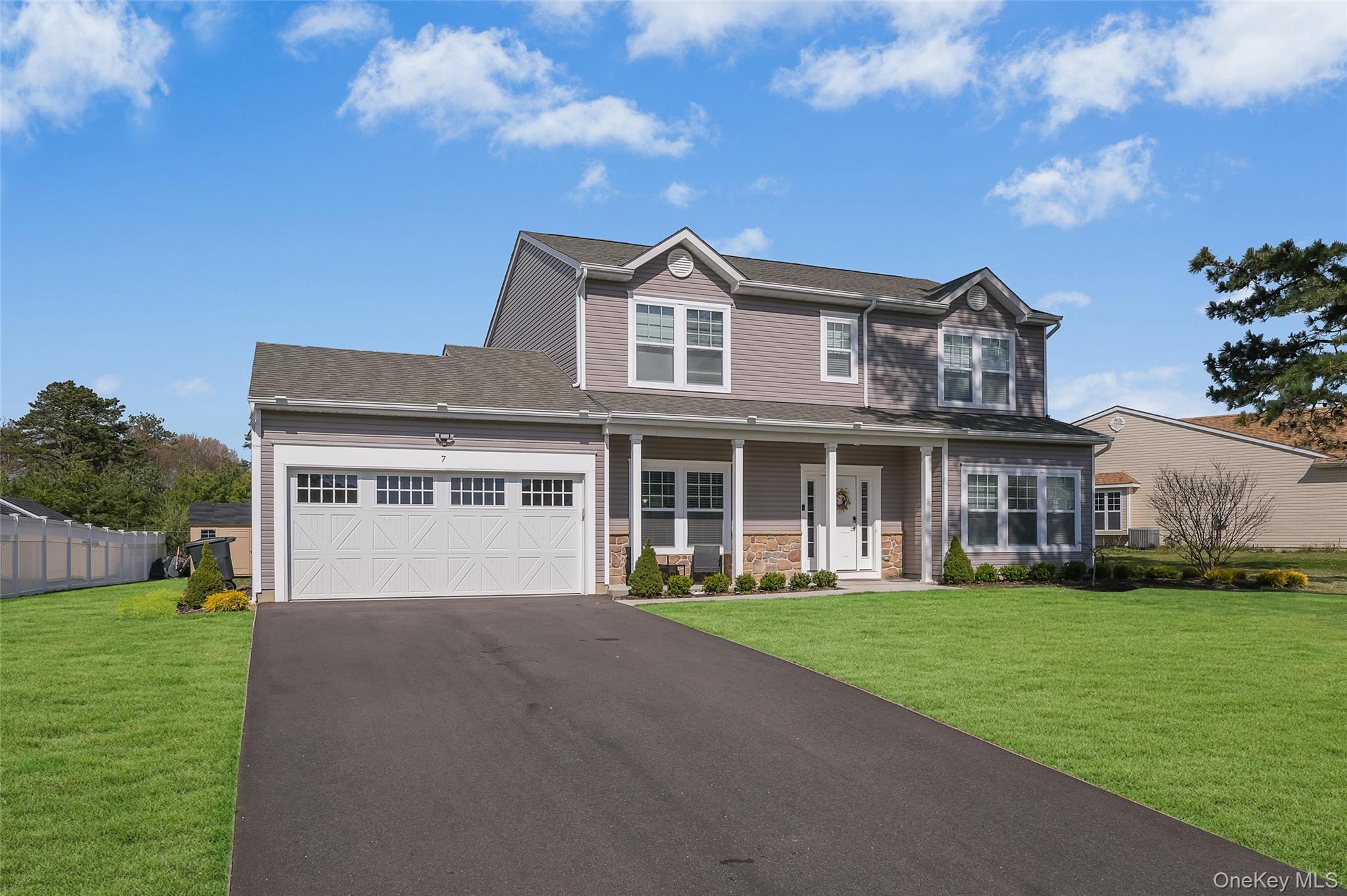 Single Family Pondview  Suffolk County, NY 11967, MLS-941803-2