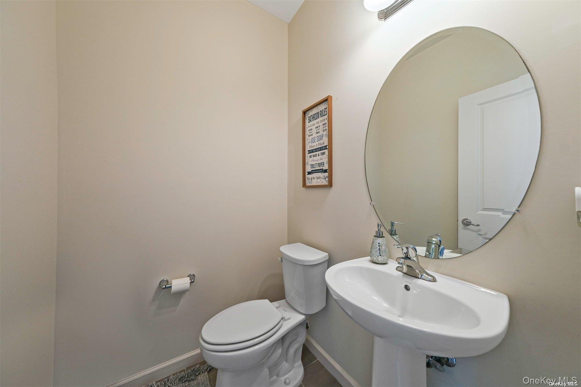Single Family Pondview  Suffolk County, NY 11967, MLS-941803-24