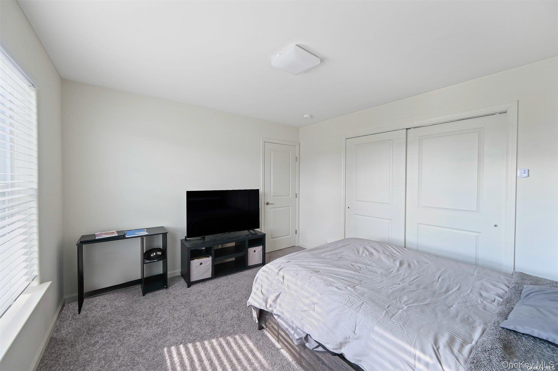 Single Family Pondview  Suffolk County, NY 11967, MLS-941803-34