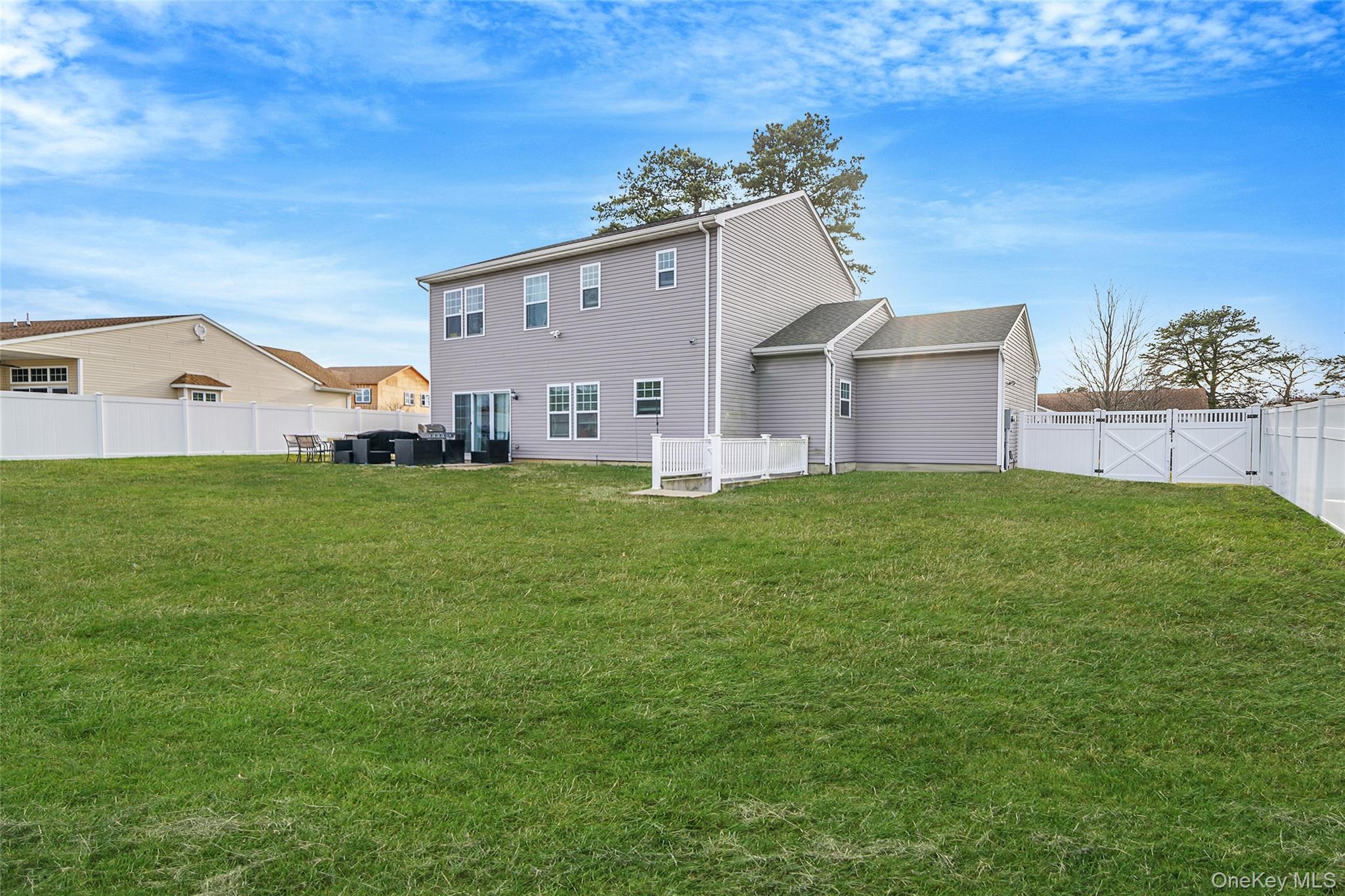Single Family Pondview  Suffolk County, NY 11967, MLS-941803-6